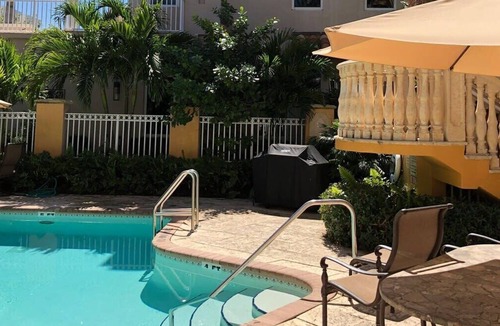 Hendricks and Venice Isles Apartment | Espectacular Location on Las Olas Isle – Near Beach
