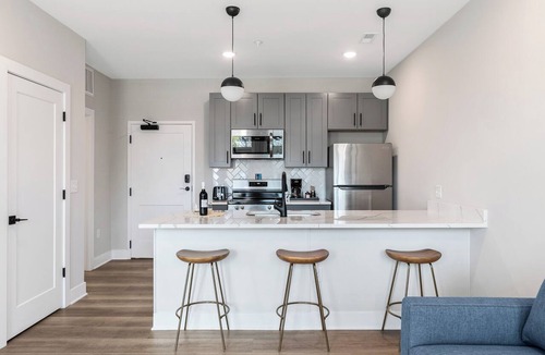 North Chesterfield Apartment | Evelyn 213 - Quaint 1BR in Forest Hill with 5-star finishes and new amenities