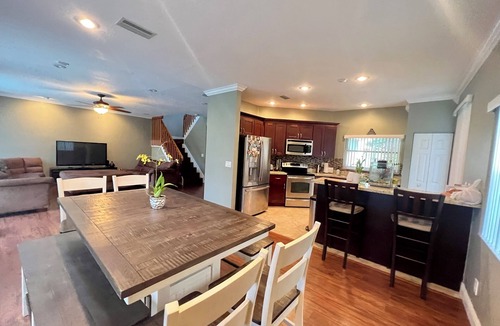 Pembroke Pines House | Everglades pool home near major highways and hospitals