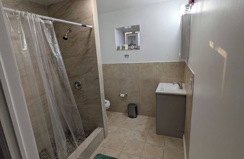 Forest Hill Condo | Excellent 4-bedroom condo with AC in vibrant Newark