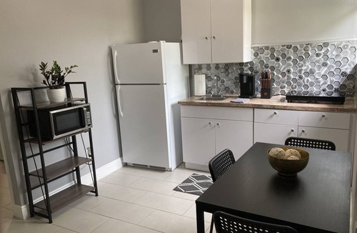 Pembroke Pines Apartment | Excellent Studio Centraly Located