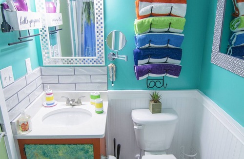 Willoughby Spit Villa | EXCEPTIONAL CARIBBEAN STYLE VILLA. UNPARALLELED WATER VIEWS. NON-STOP LUXURY.