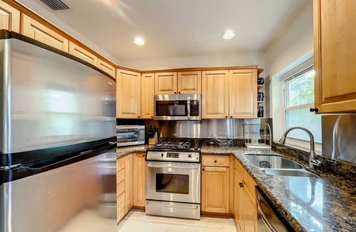 Lake Ridge House | Exceptional Home 8 minutes from the Beach and all the Ft. Lauderdale Action!