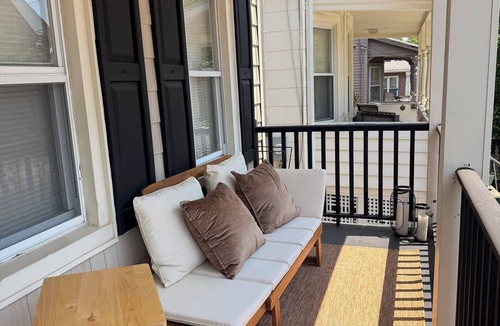 Montclair House | Exclusive 2nd Floor Suite: Private Kitchen, Bath & Indoor Hammock