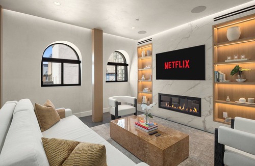 Midtown Apartment | Exclusive Midtown Penthouse - Prime Location with City Views