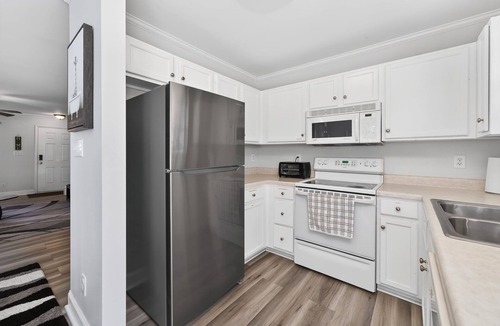 Greensboro House | Executive & Luxury 2bedroom Townhome
