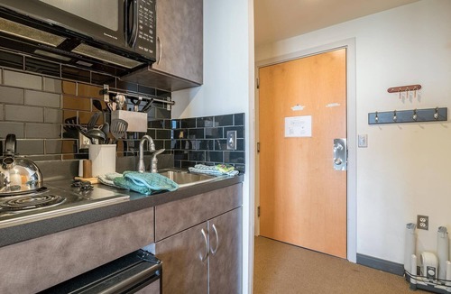 Edray Condo | Expedition Station #120: Snowshoe's Premier Slopeside Junior Studio Accommodations