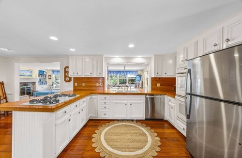 North Chatham House | Experience a relaxing vacation at this beautifully maintained estate!