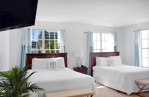 Flamingo/Lummus Hotel | Experience Miami Beach Like Never Before! Short Walk to South Pointe Park
