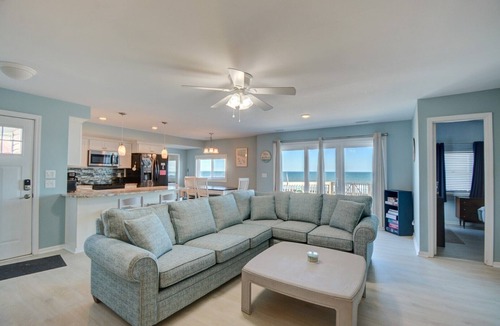 Surf City House | Experience oceanfront fun at Sunny Dayz in Surf City, NC, perfect for families!