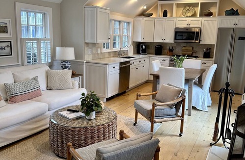 West Chatham House | Experience the charm of a beautiful seaside cottage just steps from Ridgevale Beach!