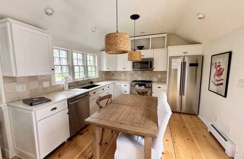 West Chatham House | Experience the charm of a beautiful seaside cottage just steps from Ridgevale Beach!