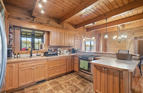 Homerville Cabin | Experience the quiet beauty of the Amish countryside at Sprinkle Bottom Lodge.