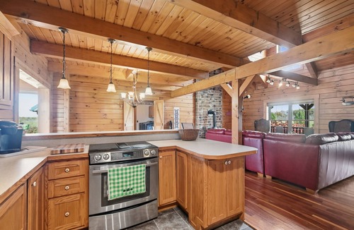 Homerville Cabin | Experience the quiet beauty of the Amish countryside at Sprinkle Bottom Lodge.