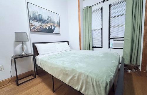 Garment District Apartment | Explore NYC with Ease - Comfortable Midtown Apartment Near Everything