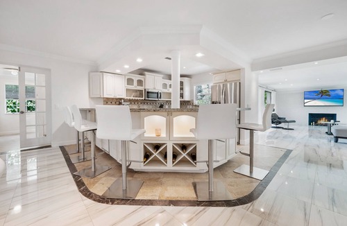 South Lake Villa | Exquisite 4-Bed/3-Bath Private Villa in Hollywood Beach