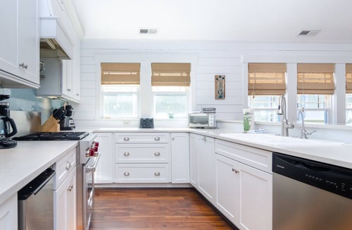South End House | Exquisite 5 Bedroom Home w Elevator and Sound View