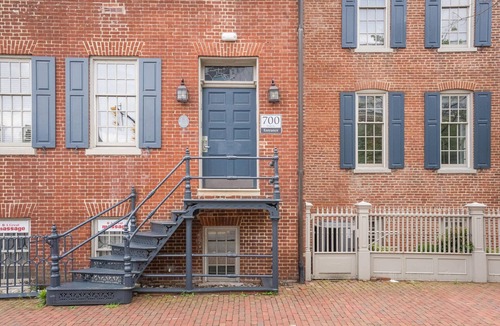 Jefferson Manor Apartment | Exquisite Alexandria West 1BR w/W/D, nr Metrorail, by Blueground