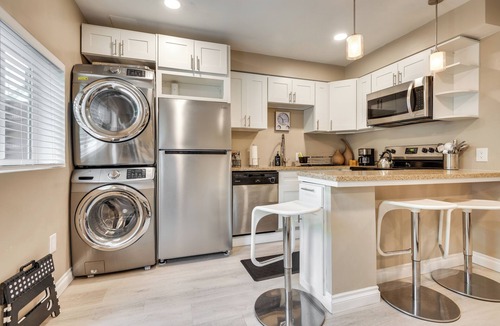Mid City Apartment | Extended Stay Near SoFi Stadium in Mid-Wilshire!