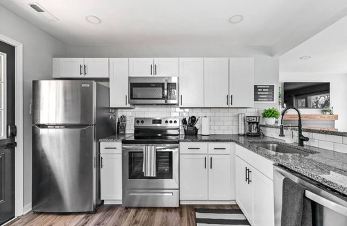 Montrose House | Extended Stay: Your Central Fulton Hill Oasis!