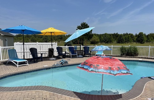 Georgetown Cottage | EXTRA CLEAN In-Law-Suite - QUEEN bed, High Speed WIFI, Smart TV & Much More!