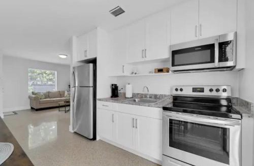 Buena Vista House | Fab 4BR Twin Villas Near Design District and Wynwood