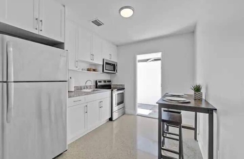 Buena Vista House | Fab 4BR Twin Villas Near Design District & Wynwood