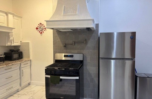 Guttenberg Apartment | Fabulous 3-bedroom apartment -Park Ave 1 - NY skylines