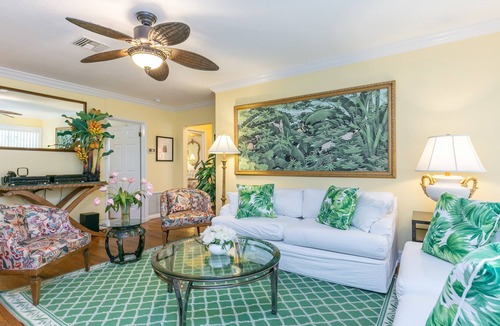 River Oaks Villa | Fabulous Beach Paradise ~ A Floral Oasis Near Beaches And Downtown