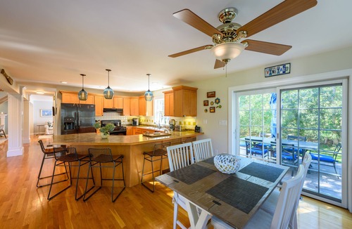 Katama House | Fabulous home in Edgartown, close to beaches and center