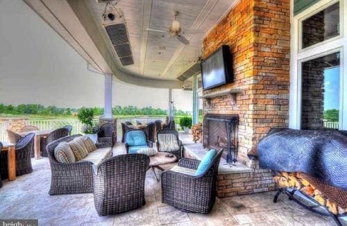 Long Neck House | Fabulous Rental - In the Peninsula an Exclusive Gated Private Community