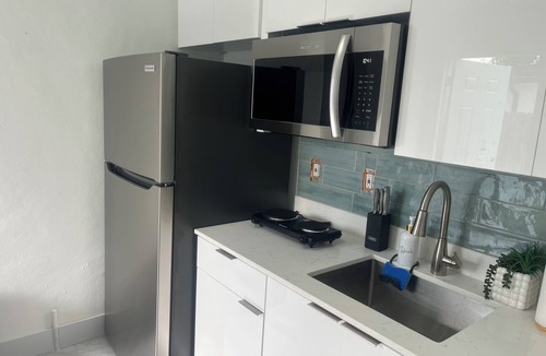 Miami Gardens Apartment | Fabulous studio with AC in vibrant Miami Gardens