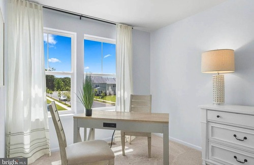 Cambridge House | Fabulous townhome in a safe community in Cambridge