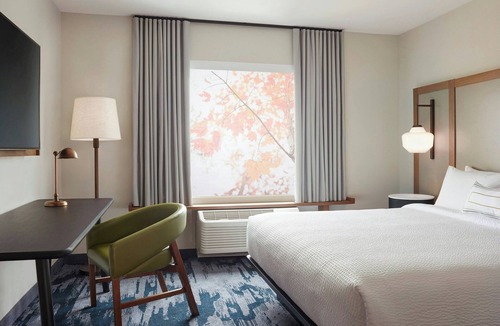 Stoughton Hotel | Fairfield by Marriott Inn & Suites Stoughton