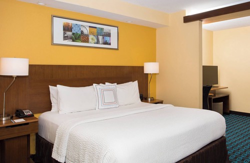Middleborough Hotel | Fairfield by Marriott Inn & Suites Raynham Middleborough/Plymouth