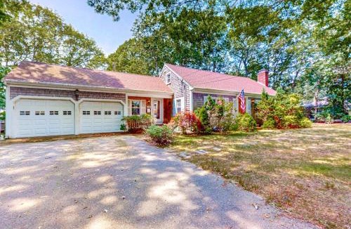 Falmouth Heights House | Falmouth Beachtown Getaway