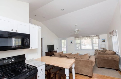 East Falmouth Cottage | Falmouth: Newly remodeled cottage near beaches and shopping