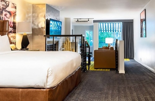 Norma Triangle Hotel | Family 2-Unit Getaway Near Dining, Pool & Leisure Facilities