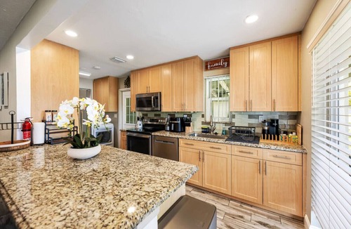 Margate House | Family 3BR w/Pool | Game Room I Walk to WaterPark