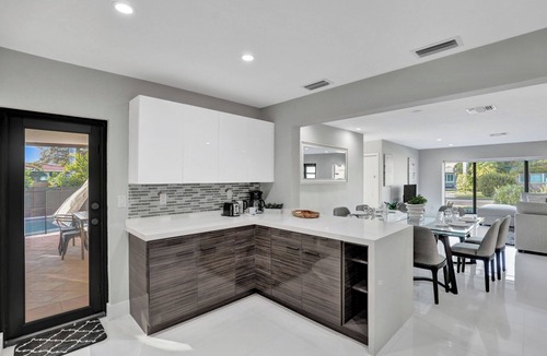 South Lake House | Family 5BR home w/heated pool & playground