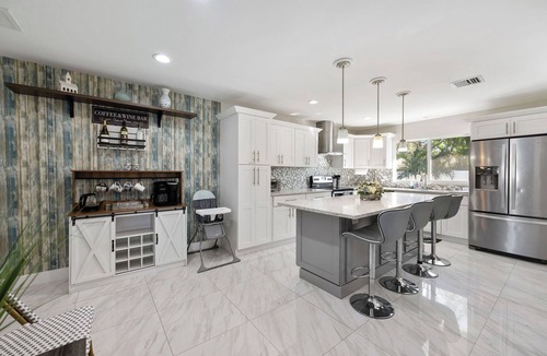 Lighthouse Point House | Family and Pet Friendly Wife and kids Will Love this Place Clean Safe - Duplex