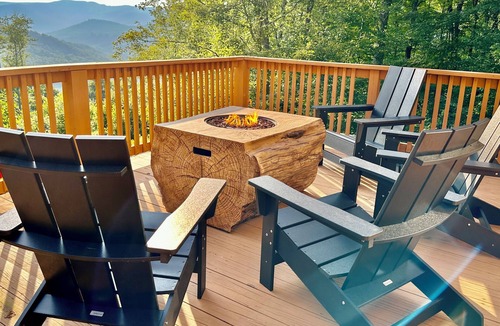 Edray Cabin | Family Cabin Near Snowshoe: Hot Tub, Sauna, Game Room & Mountain Views