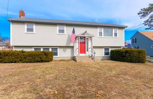 Sandwich House | Family Cape Escape—Beach, Boardwalk & Game Room