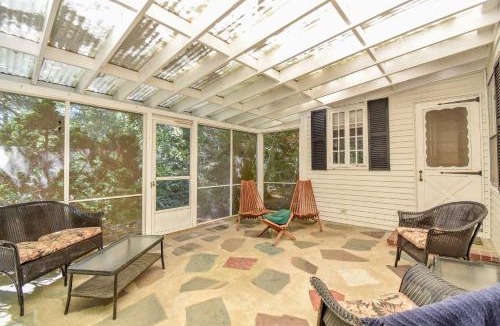 Wellfleet House | Family Compound walk to Downtown!