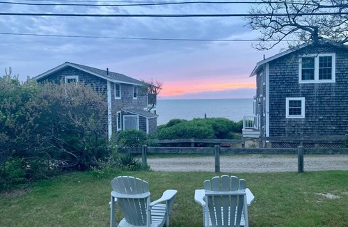 Brewster Cottage | Family Cottage, Steps from a Private Beach on Brewster Dunes