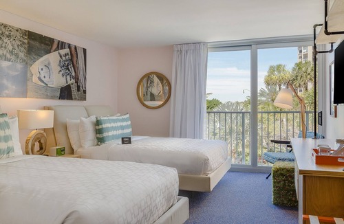 Lauderdale-by-the-Sea Hotel | Family Friendly Getaway! 3 Cozy & Modern Units w/Outdoor Pool & Gym Access!