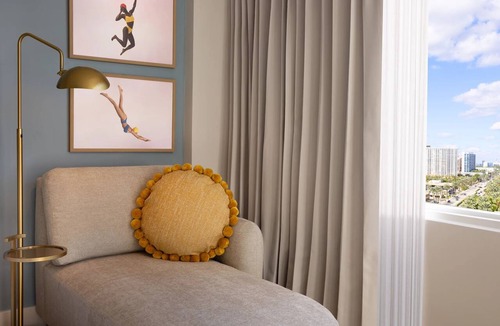 Sunny Isles Beach Hotel | Family-Friendly Unit! Beachfront, Swimming Pool, Pets Allowed