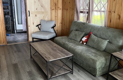 Grenell Cottage | Family friendly 3 bedroom Cottage with deck