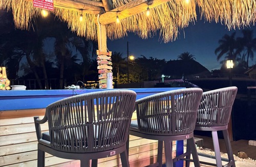 Pompano Beach House | Family Friendly 3BR Waterfront House- Private Dock, Screened Pool & Boat Parking