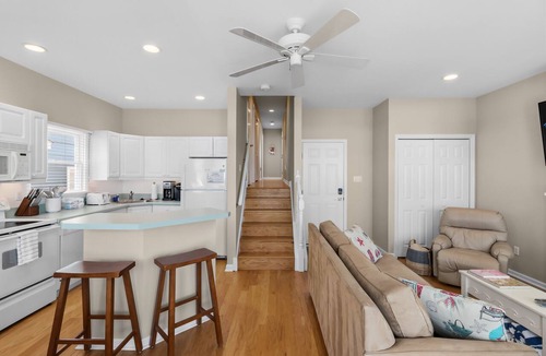 South End Condo | Family-Friendly 3BR/2BA OCNJ Getaway with Parking, Patios & Outdoor Shower